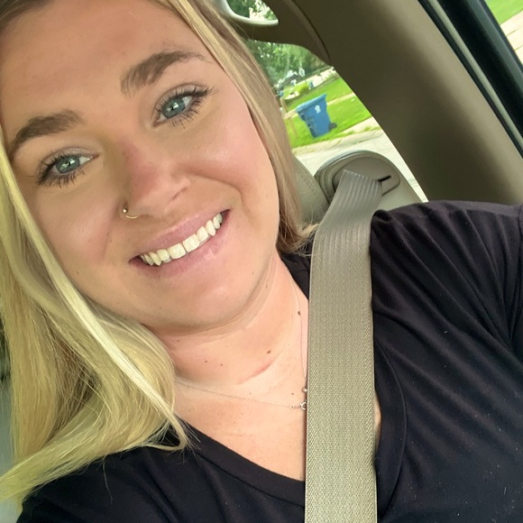 Meet your Posher, Kailey - Picture 3 of 3